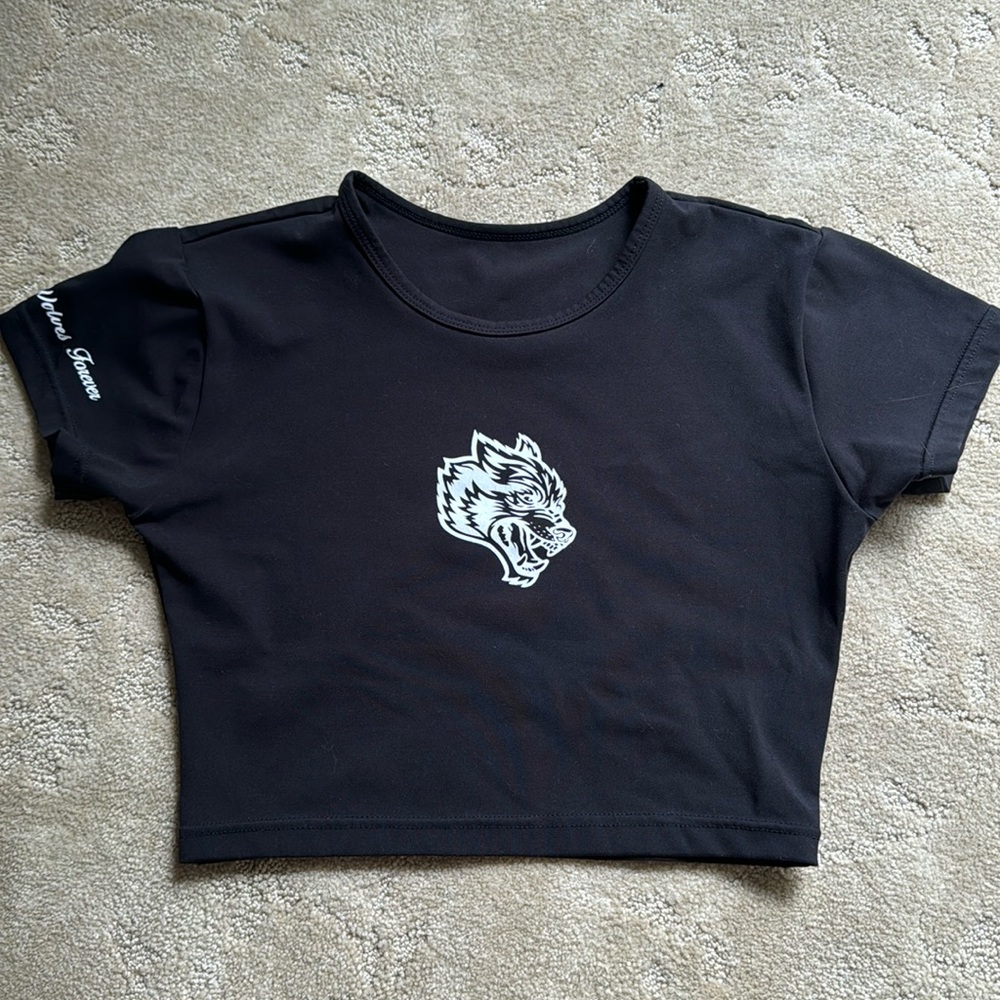 Black darc sport crop